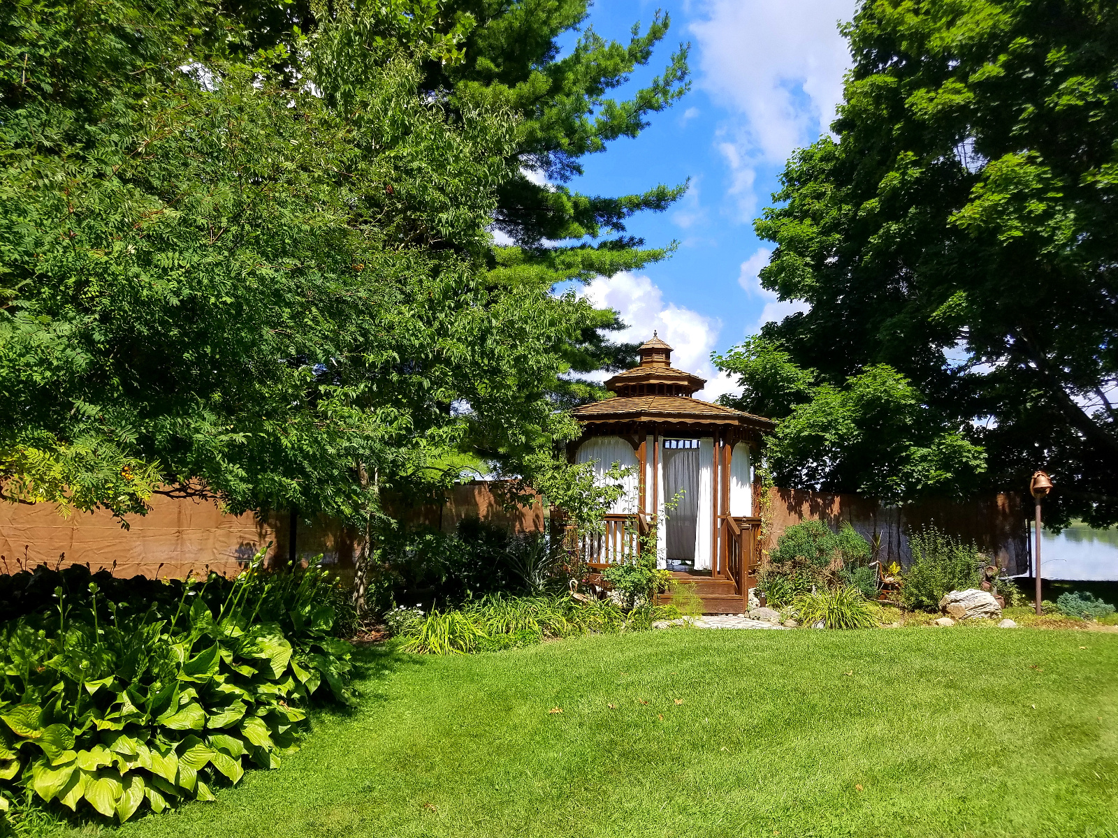 Cedar Gazebo before Ceremony